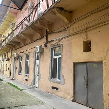 Young Downtown Apartment Arad Exterior foto